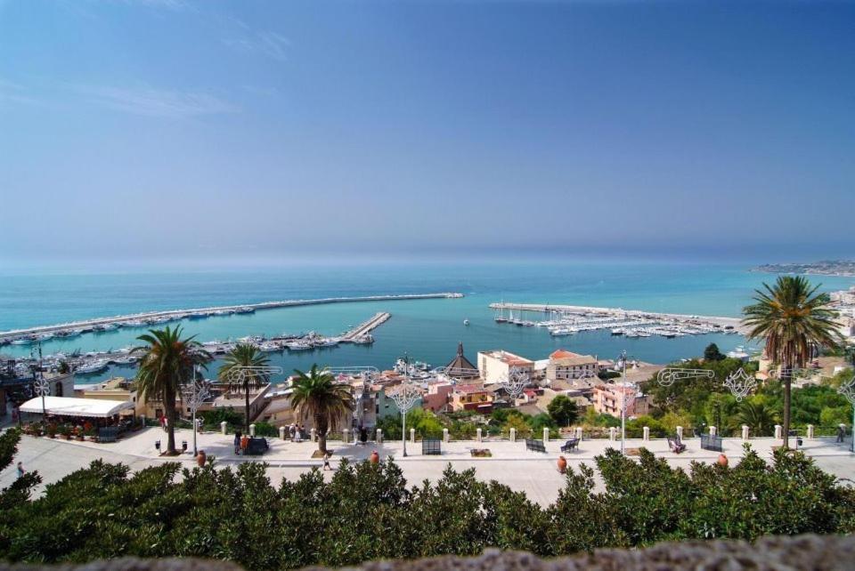 Casa Vacanze Surriano ชากกา ภายนอก รูปภาพ